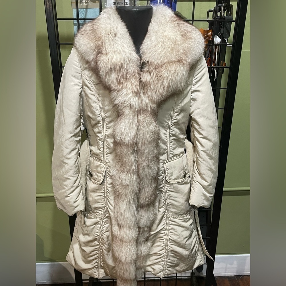 Emilio Franco women coat cream fox trim bet 2 pocket front size small